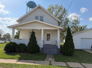 211 1st Ave NW, Waucoma, IA 52171