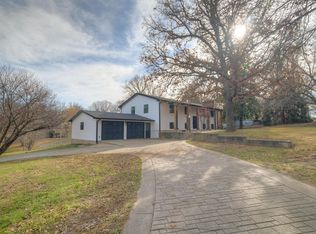 2105 S High St, Neosho, MO 64850