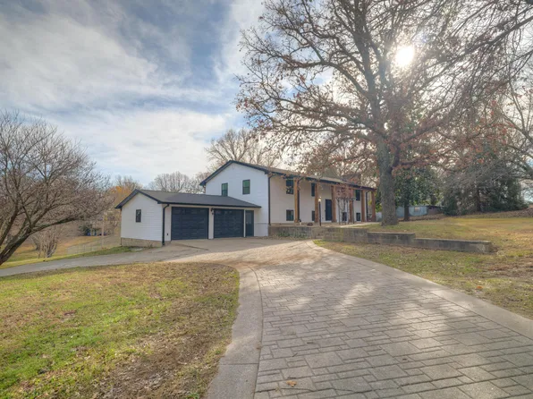 2105 S High Street, Neosho, MO 64850