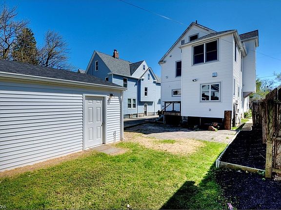 3rd image of 1460 Westwood Ave