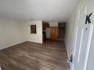 901 Via Zapata APT K, Riverside, CA 92507