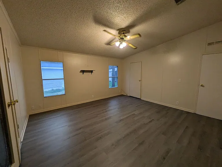 115 Peach St. — Photo 11