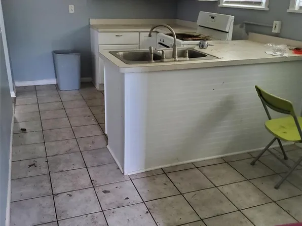 11549 S Us Highway 27, Dewitt, MI 48820