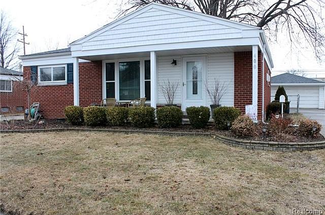 1st image of 400 Redwood Dr
