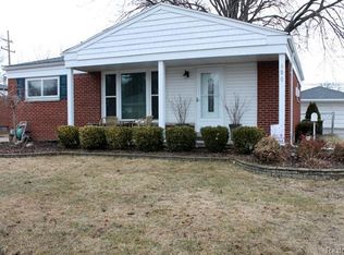 400 Redwood Dr, Troy, MI 48083
