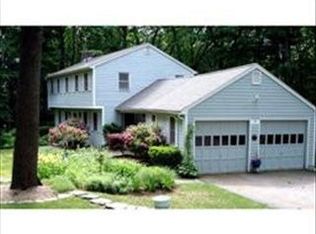 2 Evergreen Ln, Amherst, MA 01002
