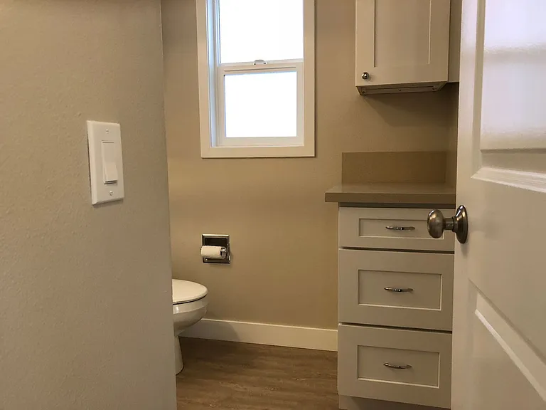 1526 W Oceanfront — Photo 9