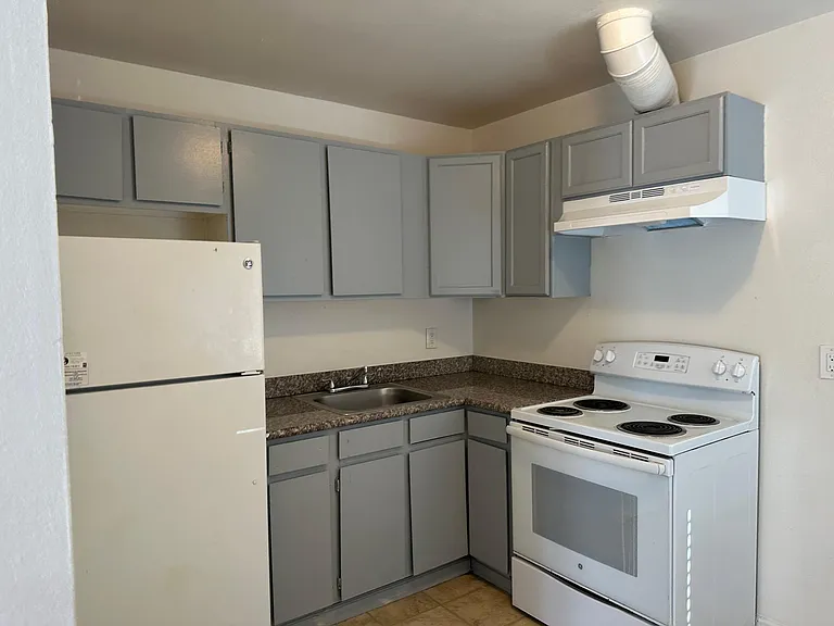 1944 Pennsylvania Ave #15 — Photo 1