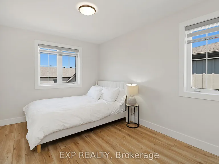 142 Sycamore St — Photo 38