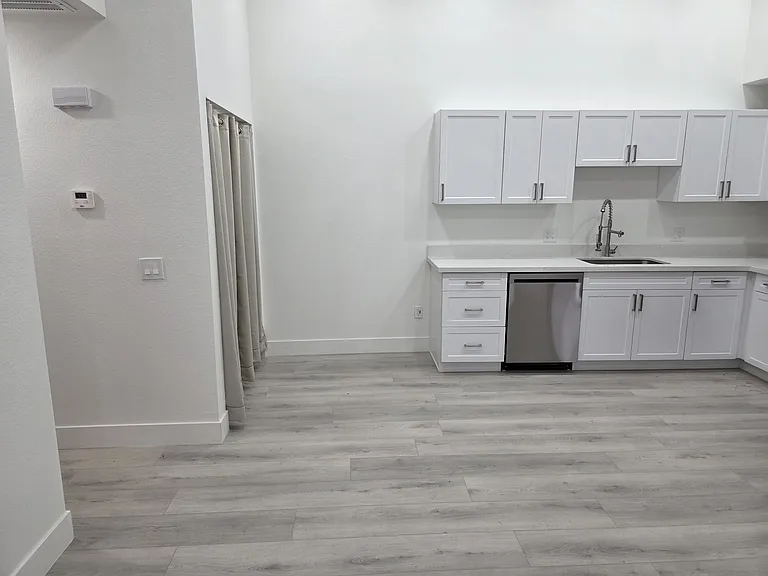 2943 E Beck Ln #4 — Photo 22