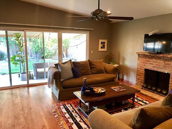 3rd image of 1120 S Sunset Dr