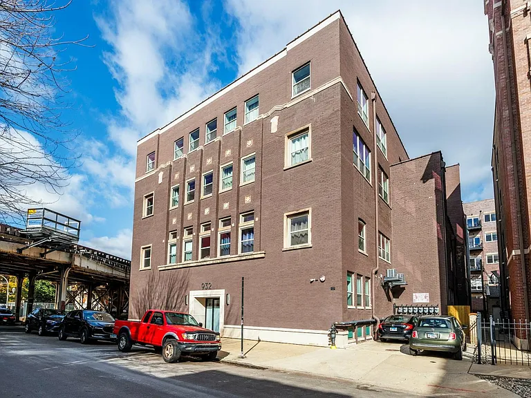 930 W Dakin St #2 — Photo 16
