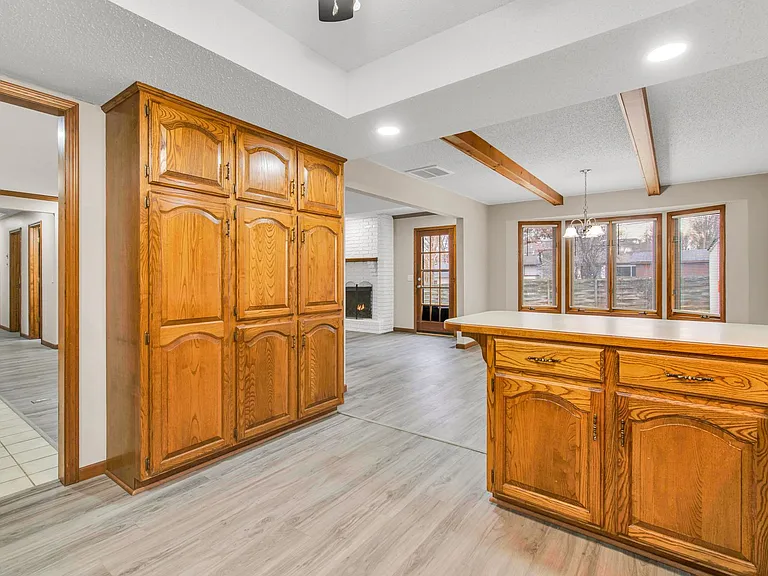 3921 S Cutler Ct — Photo 7