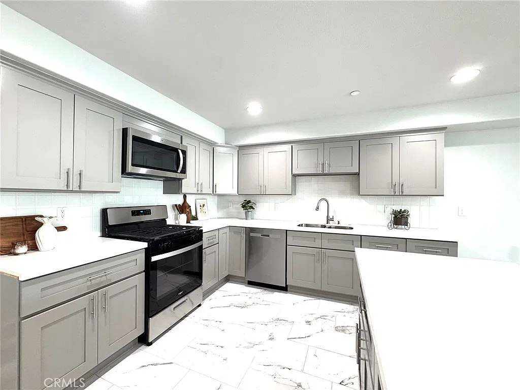 4 bed, 1800 sqft, $3,800 — Photo 4