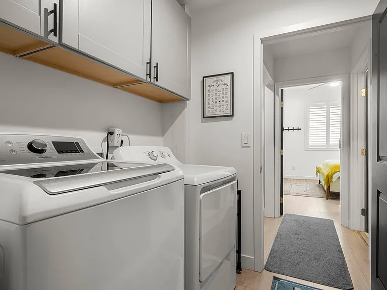 13730 Community St — Photo 32