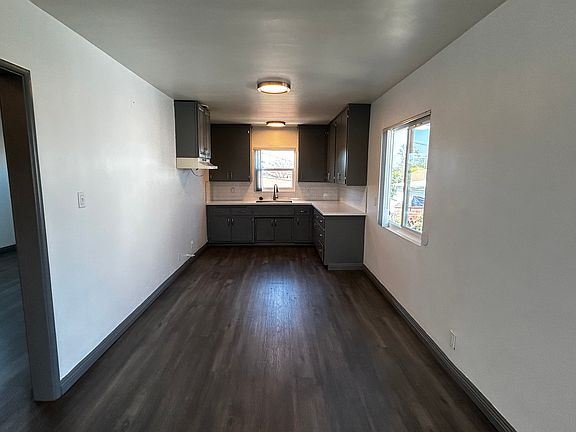 3rd image of 402 E Brett St #1/2