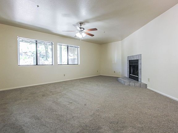 4th image of 240 S McCormick St APT 2