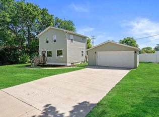 3662 S 32nd STREET, Greenfield, WI 53221