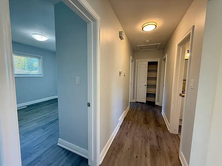 404 Grantham Ave — Photo 7