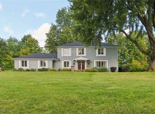2570 Snowberry Ln, Pepper Pike, OH 44124