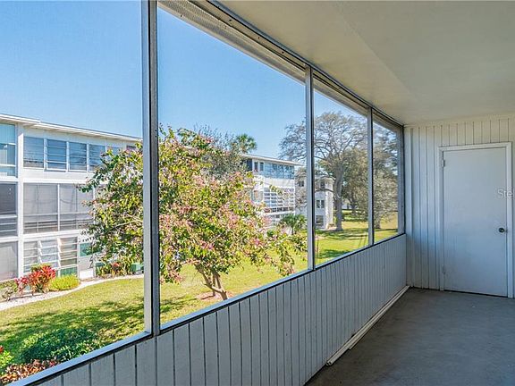 Screened all season room