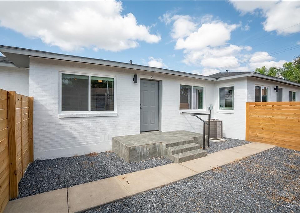 1st image of 802 Redwood Ave #2
