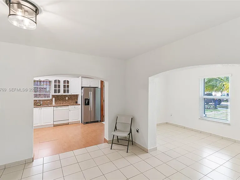 210 E 61st St — Photo 34
