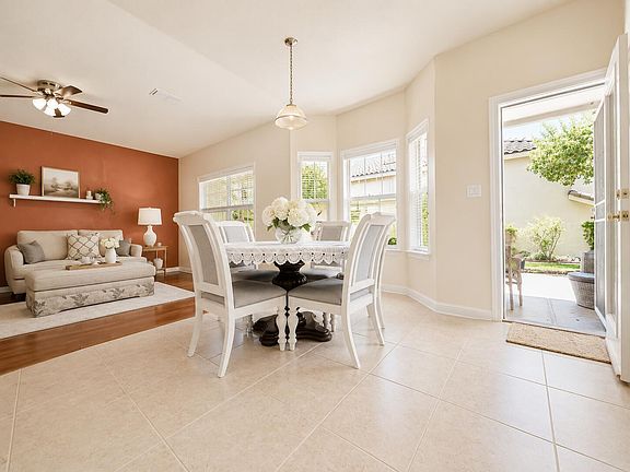 5th image of 10400 Ridgecircle Dr NW