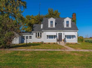 101 W Oak St, Broadwell, IL 62634