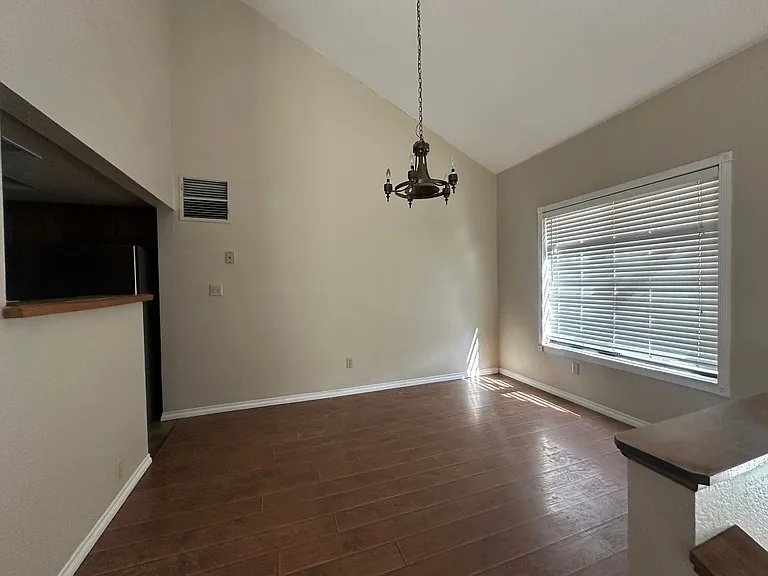 401 Tepatitlan Ct — Photo 4