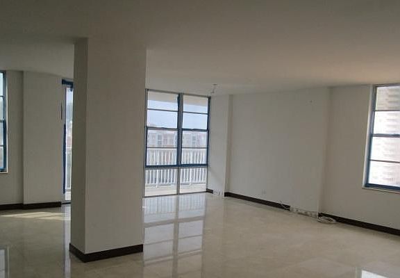 3rd image of 231 174th St APT 1004