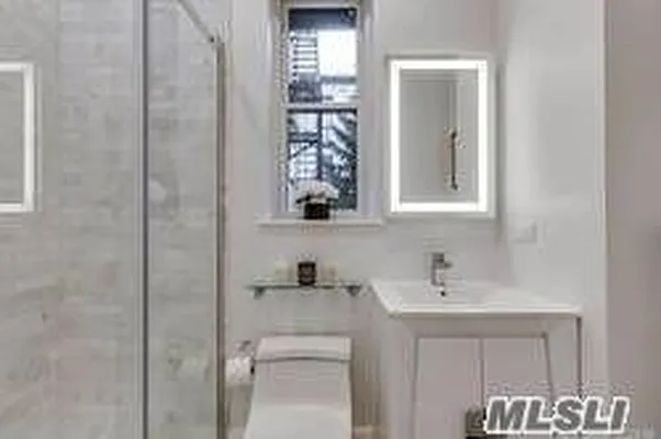 Sold by Berkshire Hathaway HomeServices Laffey International Realty | media 18