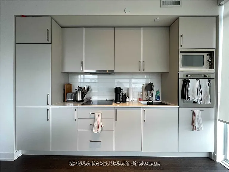 27 Bathurst St #902W — Photo 13