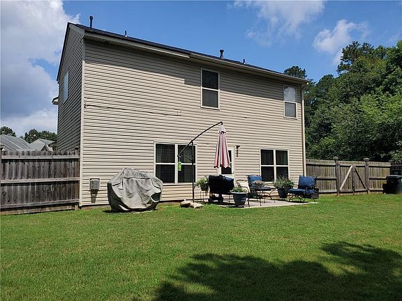 3rd image of 3847 Rosebud Park Dr
