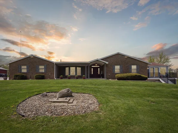 63777 Oak Rd, South Bend, IN 46614