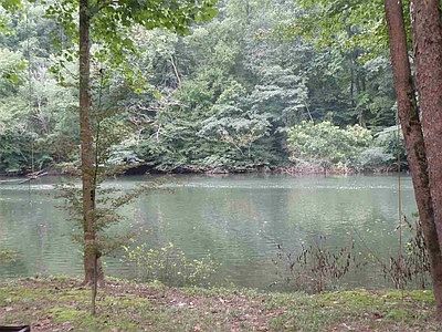 2nd image of 421 Cooper Rd