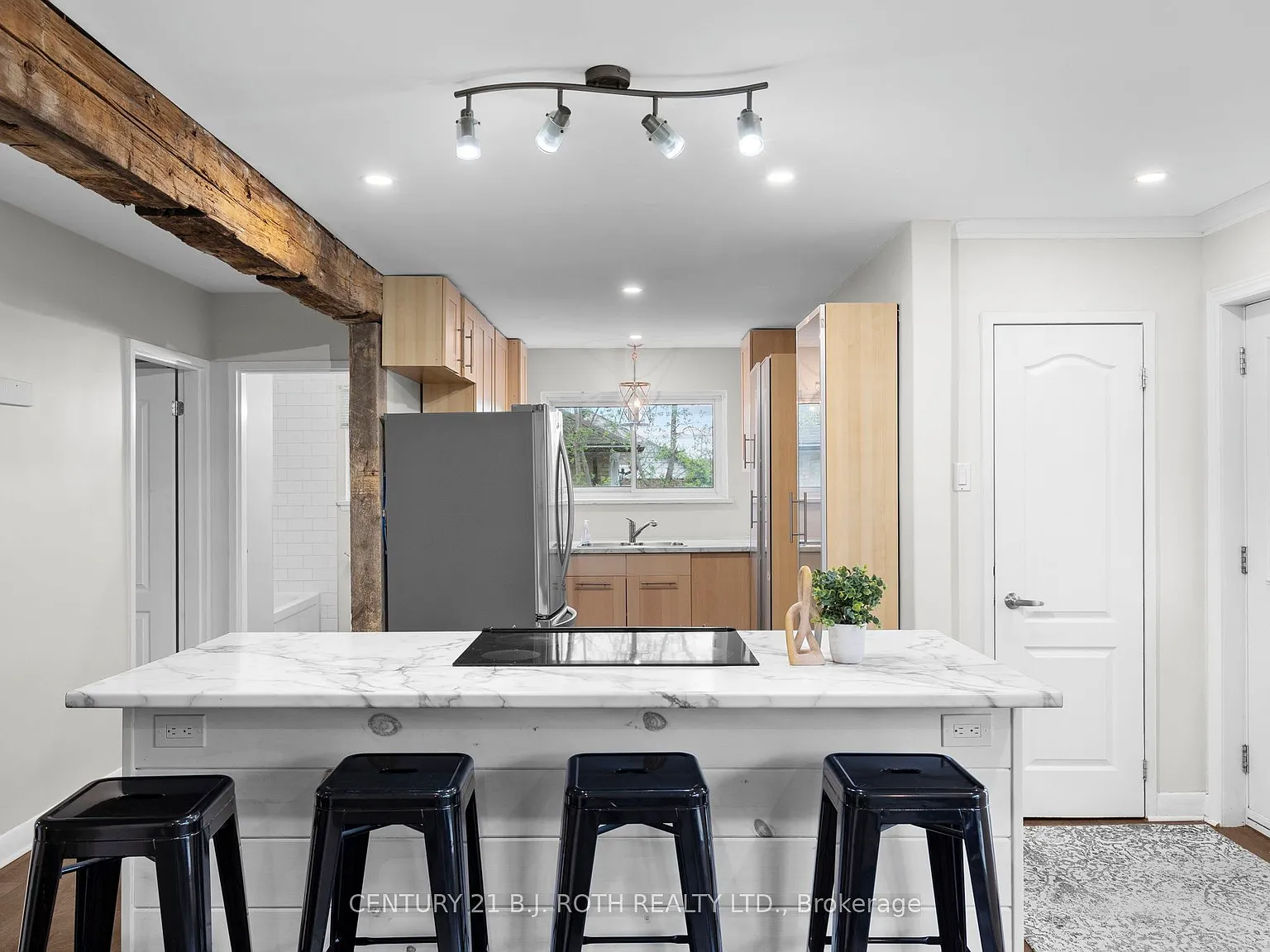 3 bed, $2,150 — Photo 3