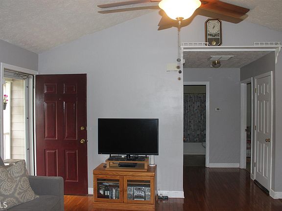 4th image of 474 Creek View Ct