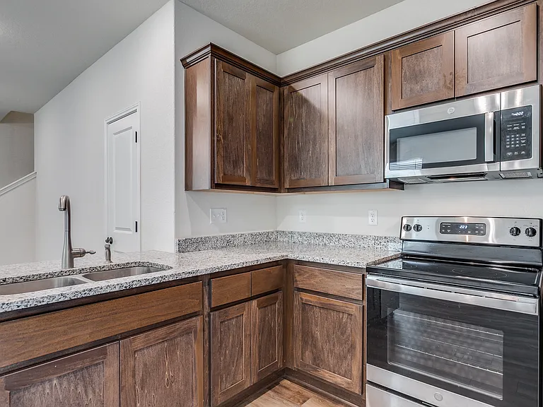 10314 Lynwood Vlg #102 — Photo 11