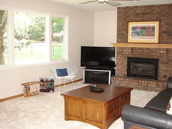 Family room, Gas fireplace
