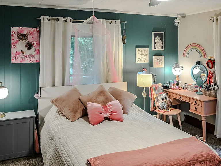 Large room upstairs