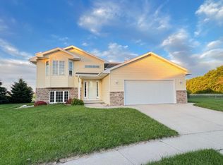 207 Jefferson Ct NE, Racine, MN 55967