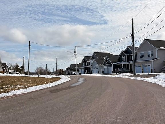 5th image of 16 Keaton Dr