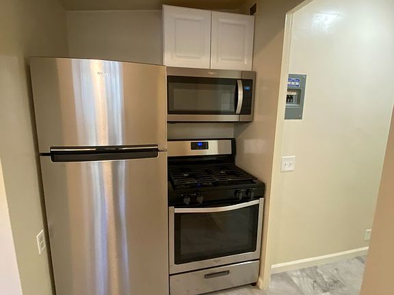 4th image of 2417-2431 5th Ave #2425