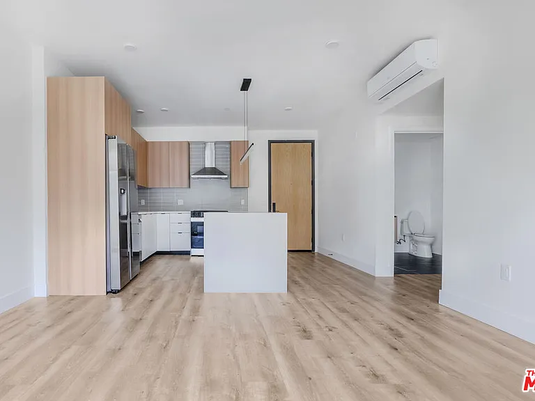 5657 Virginia Ave #202 — Photo 7