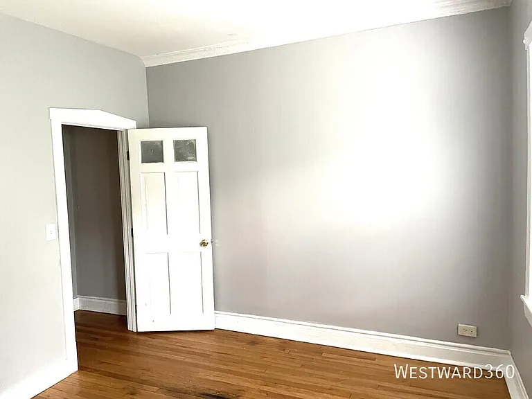 2551 N Avers Ave #2C — Photo 12