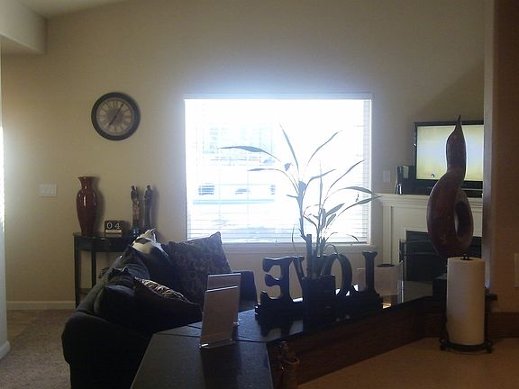 5th image of 914 N Goldenrod Ct