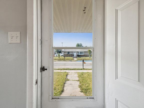 3rd image of 802 W Borley Ave
