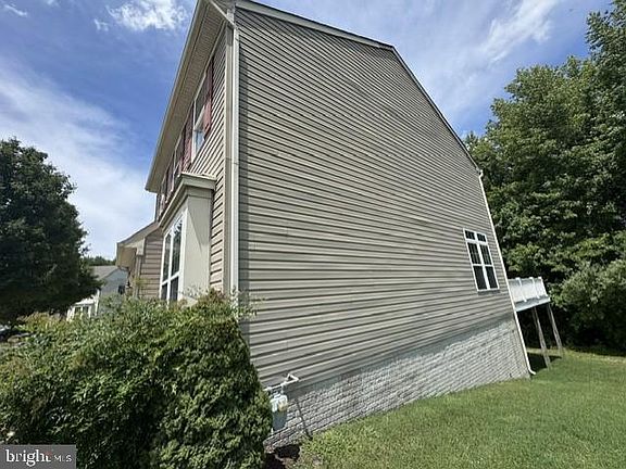 4th image of 431 Stream Valley Ct