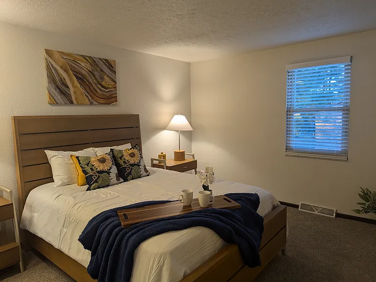 Holiday Park Apartments and Townhomes — Photo 7